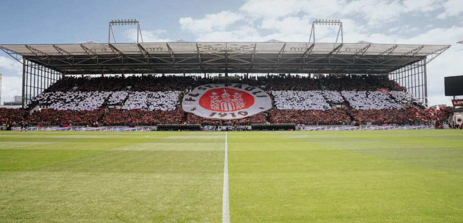 Man sieht das Millerntor-Stadion.