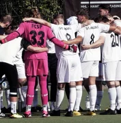 Man sieht das Fußball Herren-Team des FC St. Pauli
