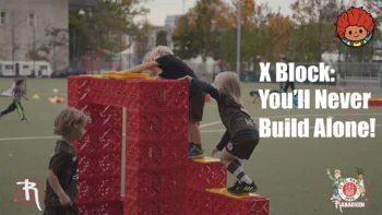Eine Anzeige für die Mini Rabauken X block, die Kinder beim Spiel zeigt