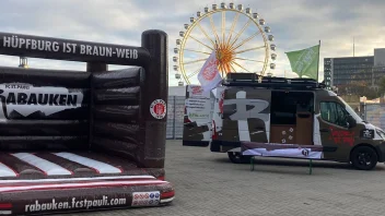 Eine Rabauken-Hüpfburg