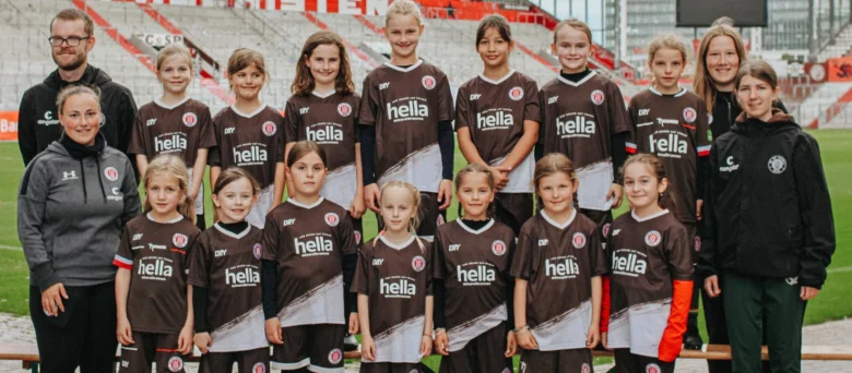 Ein Mannschaftsbild des Mädchen-Teams